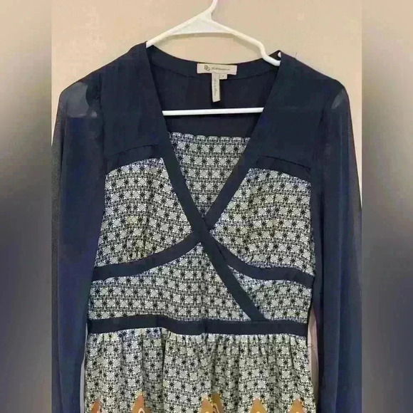 BCBGeneration Crepe & Chiffon Dress size 8 - Picture 2 of 8